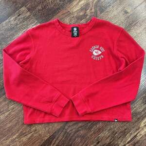 Women's New Era Kansas City Chiefs Red Thermal Crop Long Sleeve T-Shirt